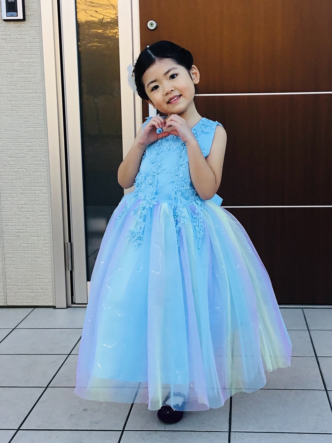 楽天市場 子供 ドレス ロング ドレス 子供 発表会 結婚式 キッズ ドレス 花柄刺繍 フォーマルドレス 子どもドレス ジュニアドレス 結婚式 女の子 ドレスキッズワンピース発表会 子供服 おしゃれ 虹色 1cm 130cm 140cm 150cm 160cm 170cm 短納期 Mt Grace みんなの