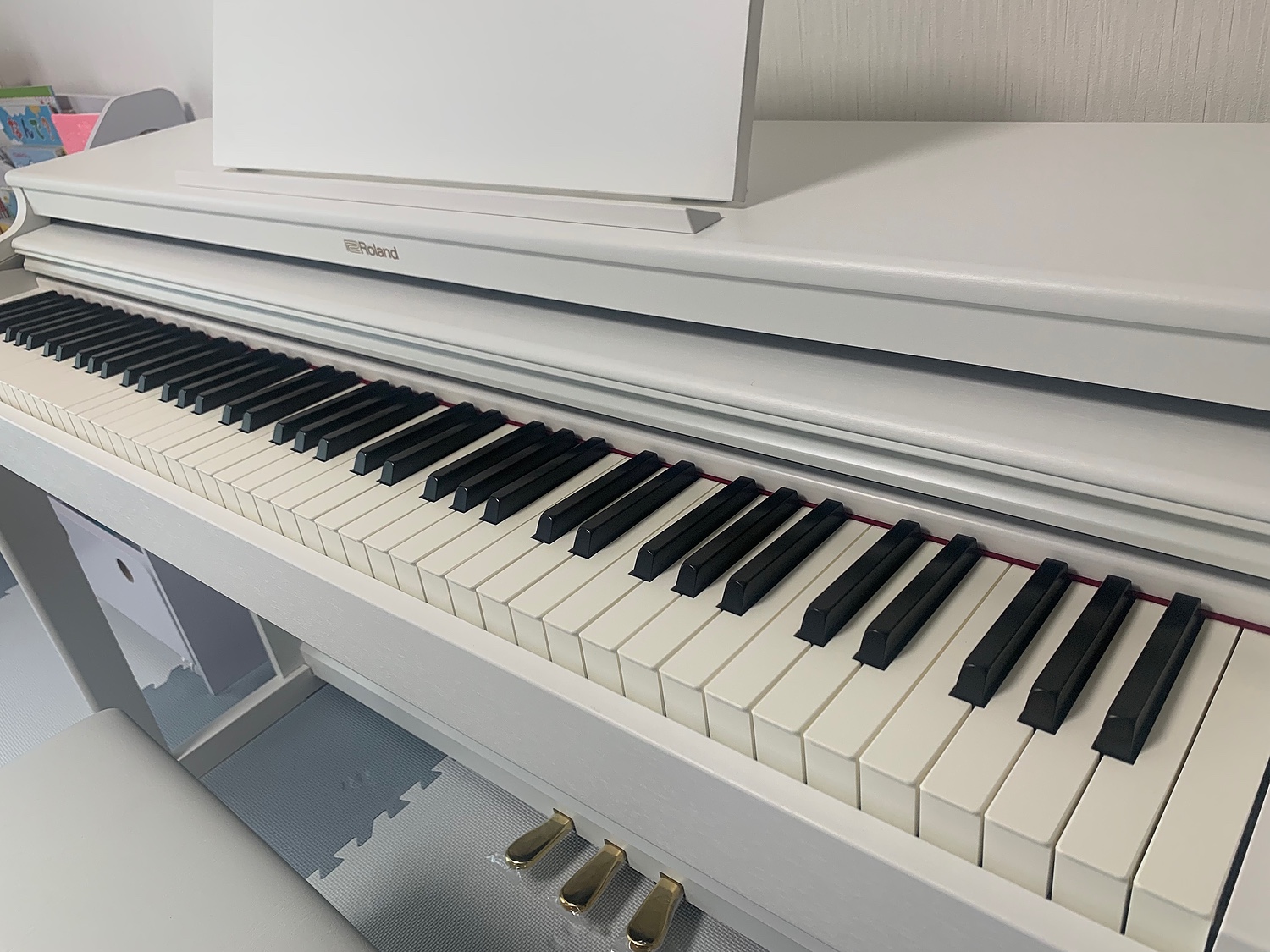2023年製　Roland RP701 電子ピアノ　ホワイト Roland - RP701 | Digital Piano