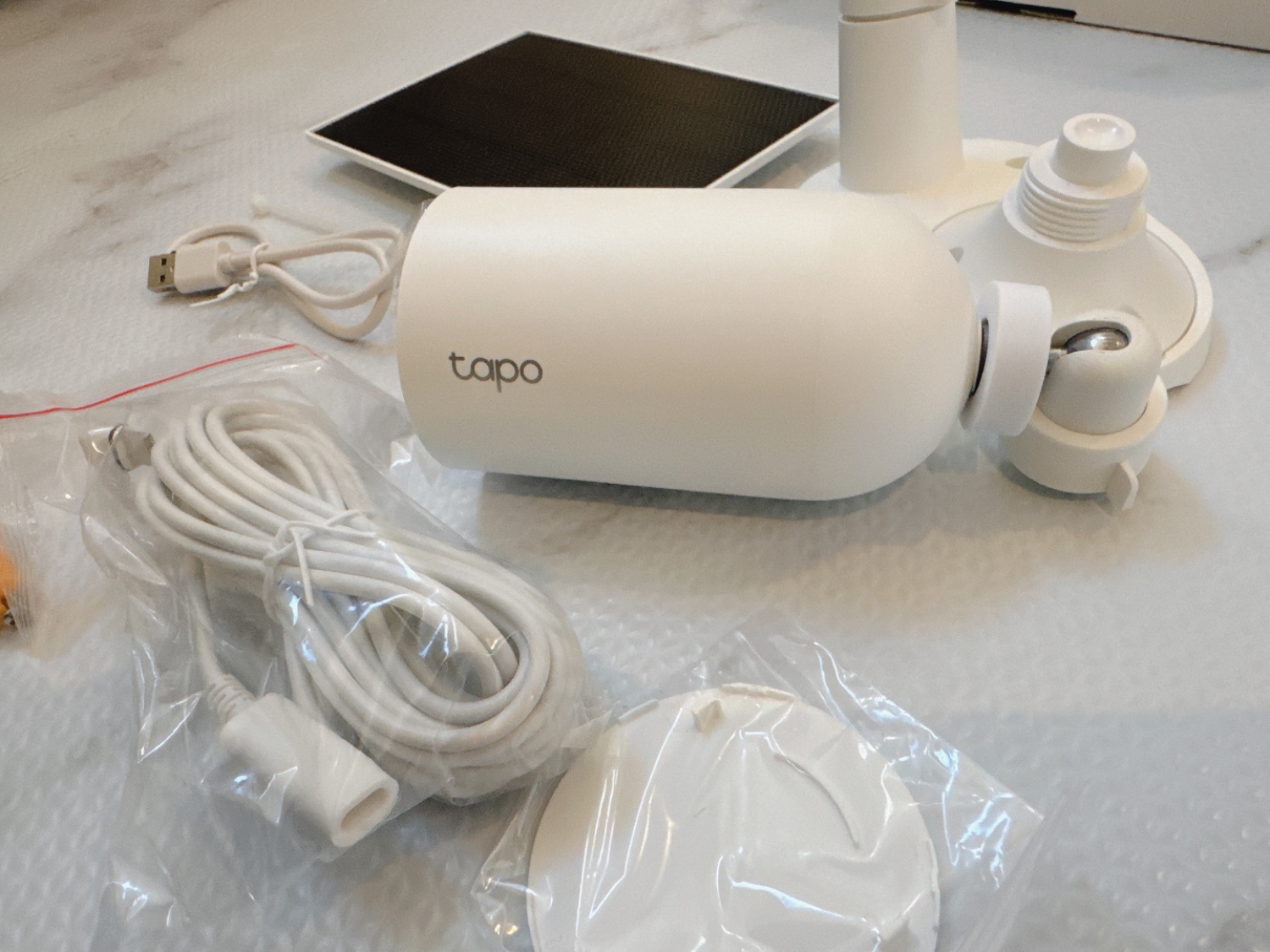 楽天市場】Tapo 屋外/室内 防犯カメラ ソーラーパネル付き 電池