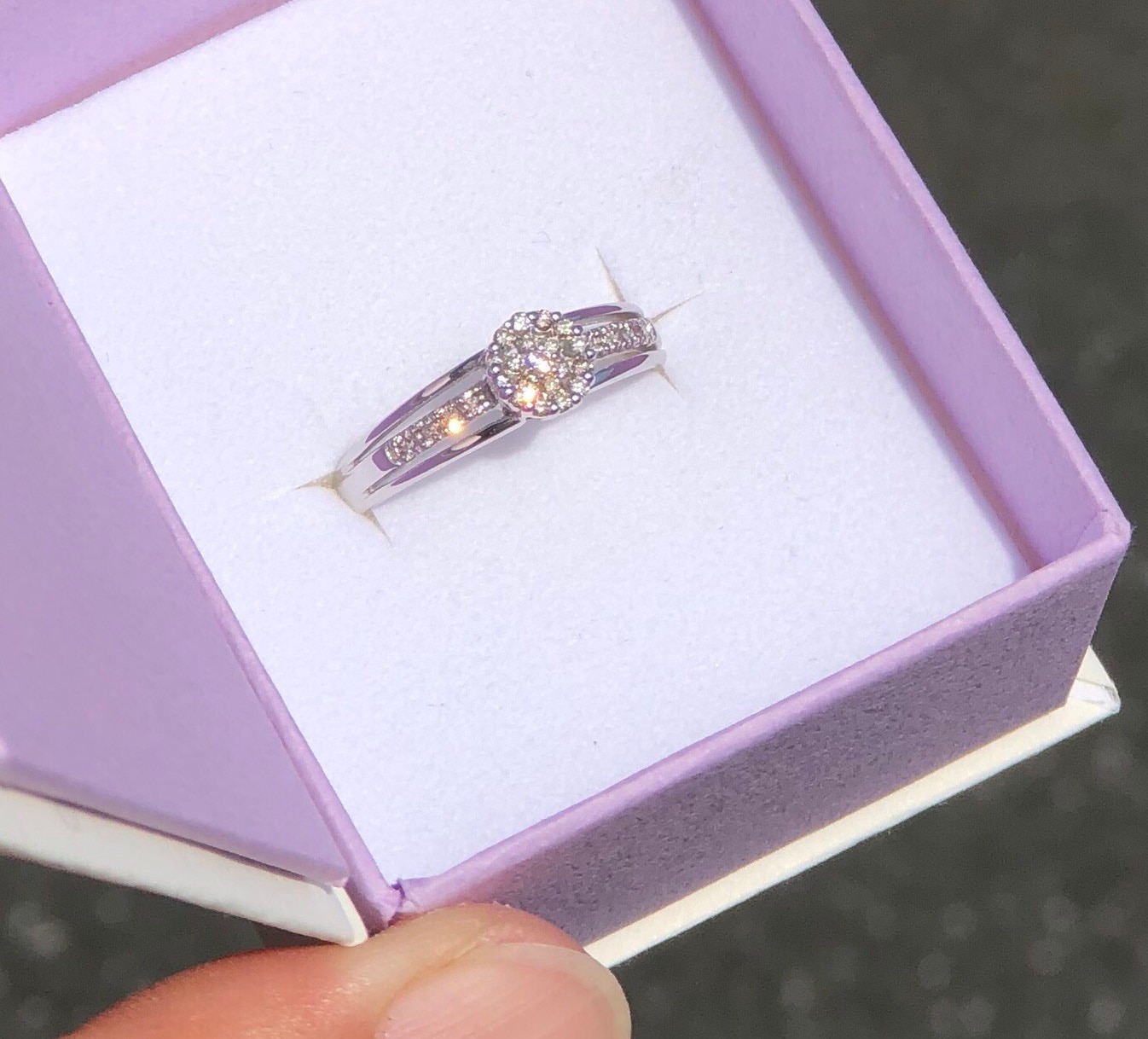 ホワイトゴールド リング K10 イエローゴールド ホワイトゴールド ピンクゴールド リング SIクラス ダイヤモンドリ ココカルリング K10ダイヤモンドリング ダイヤモンドリング口コミ レビュー画像5