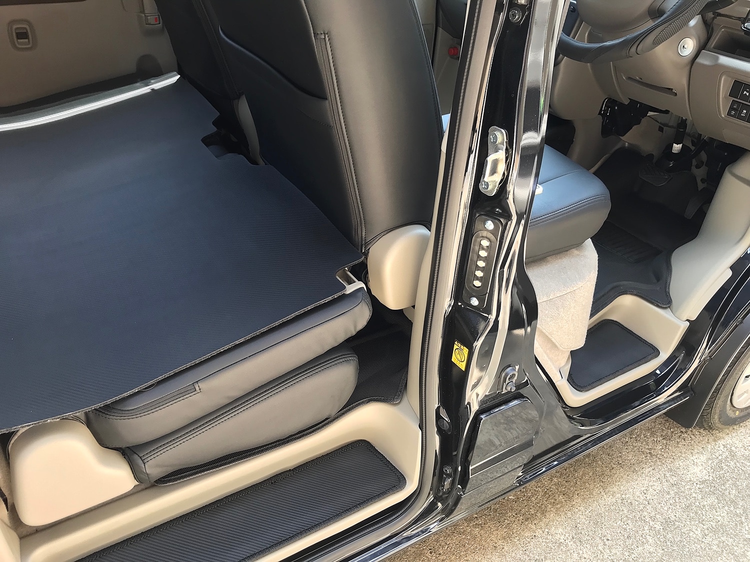 スズキ エブリィバン DA17V ステップマット ◆カーボンファイバー調 リアルラバー HOTFIELD 『送料無料 マ エブリィバン DA17V ステップマット レビュー画像7