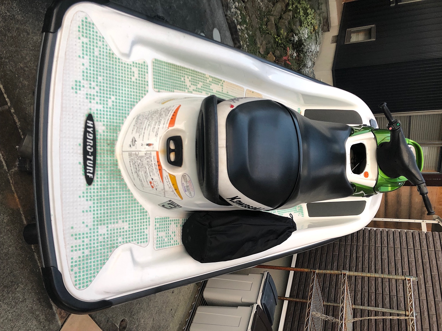 バイク用品 外装ケイティ Keiti スクリーンスクリューキット 15mm グリーンSSK157 4548664206667取寄品