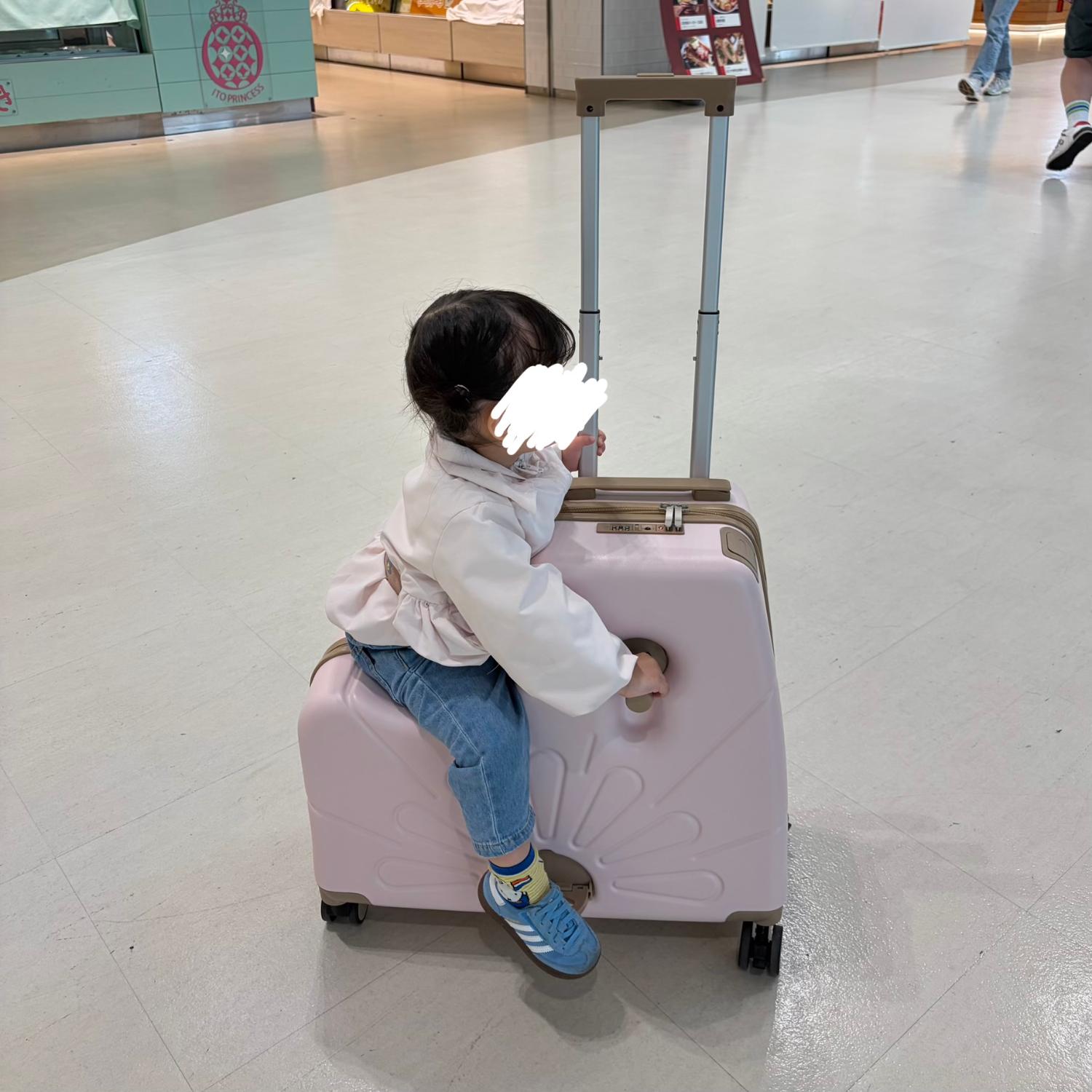 未使用✨ First.B 子どもが乗れるキャリーケース ライトブルー 62L 楽天市場】☆マラソン中5,000円クーポン☆子供が乗れるスーツケース