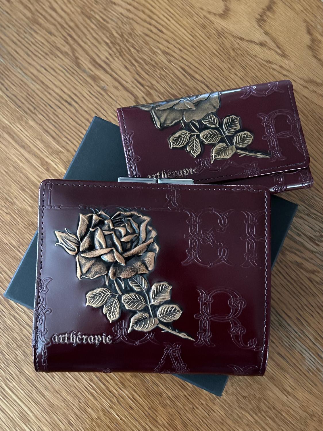 artherapie | artherapie (アルセラピィ) フィセルローズ がま口財布