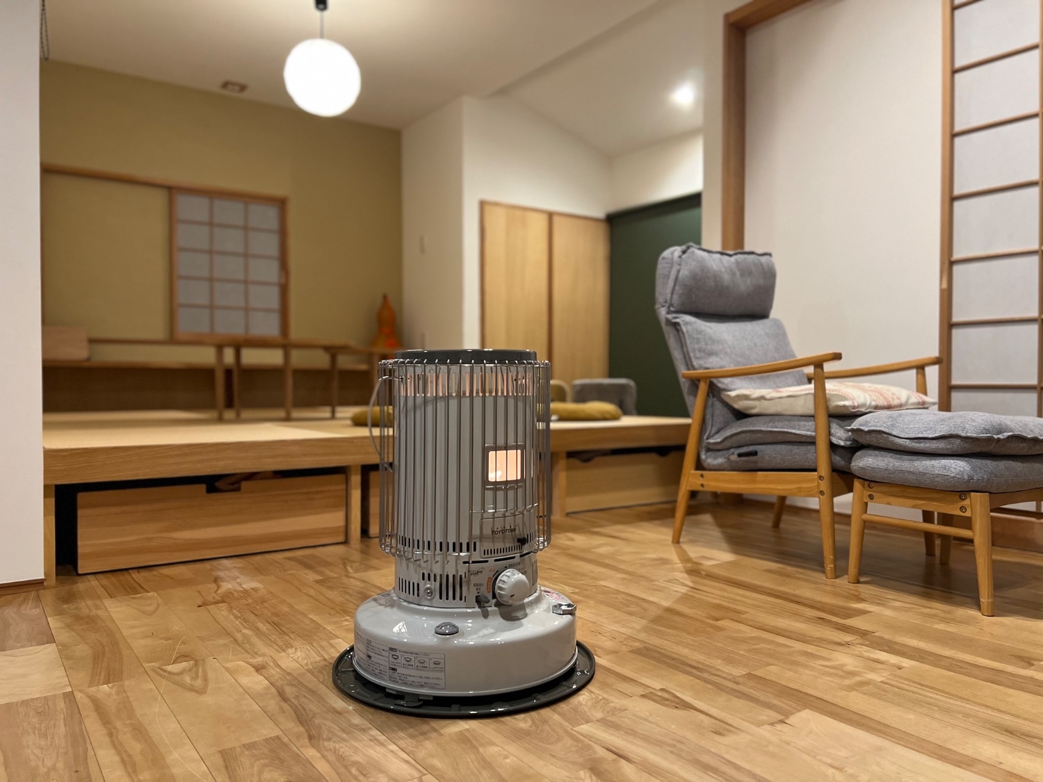 楽天市場】トヨトミ 対流形 石油ストーブ KS-67H(W) (ホワイト