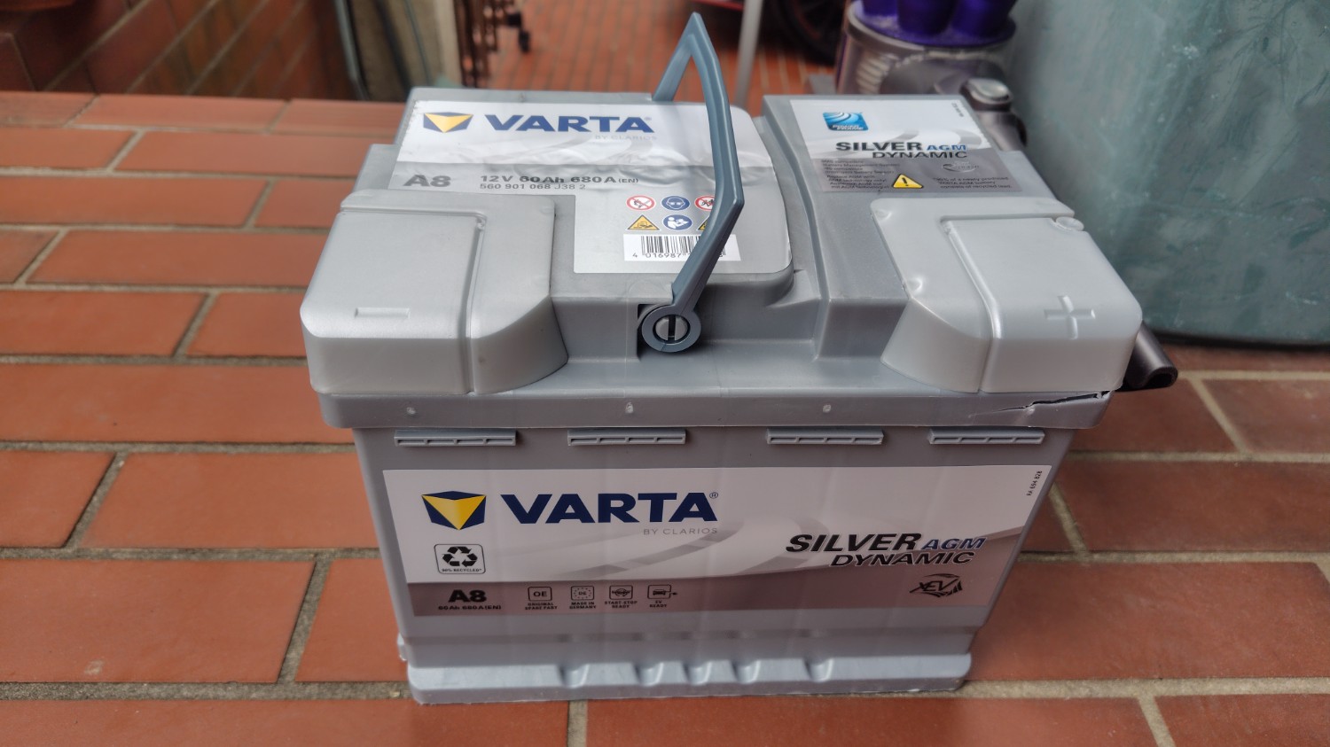 楽天市場】ドイツ製 VARTA バッテリー 560-901-068 A8(旧品番D52) AGM