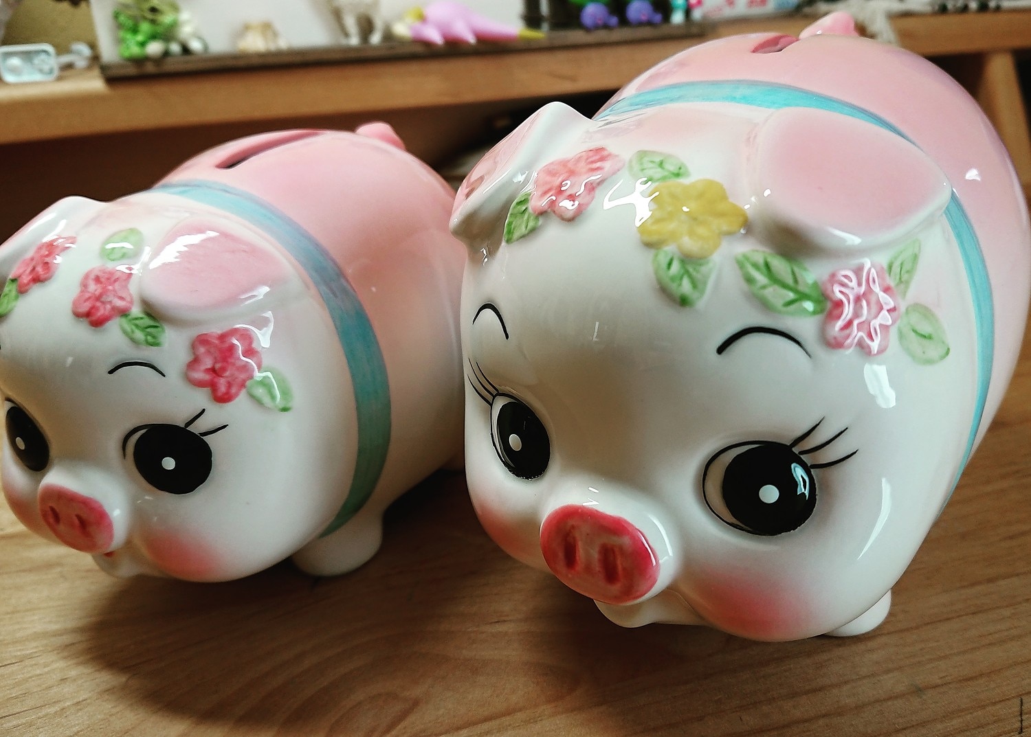 楽天市場】ぶた貯金箱 (中) /日本製 国産品 瀬戸焼 陶器 コイン入れ