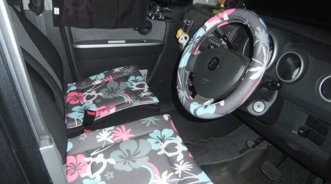 楽天市場 同柄のハンドルカバーとお揃いで車の中もハワイアン O 楽天最安値 ハワイアン柄メッシュ生地使用カーシートクッション3点セット ブラック 車用品 インテリア 座布団 サーファー ホヌ ハワイインテリア ハワイアン雑貨 O Kai Lani Aloha