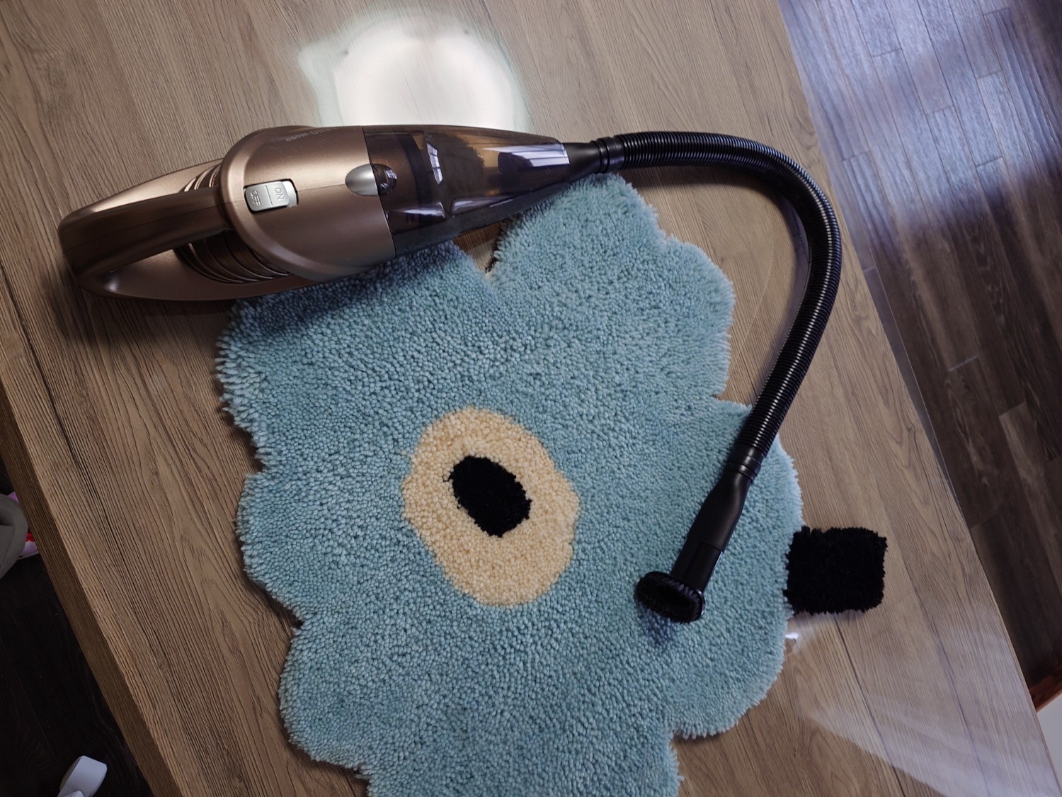 掃除機 コードレス ハンディクリーナー おしゃれ 車 掃除機 ハンディ 軽量 強力 コードレス掃除機 吸引力 ハンドクリ ハンディクリーナー 吸龍 SUIRYU レビュー画像11