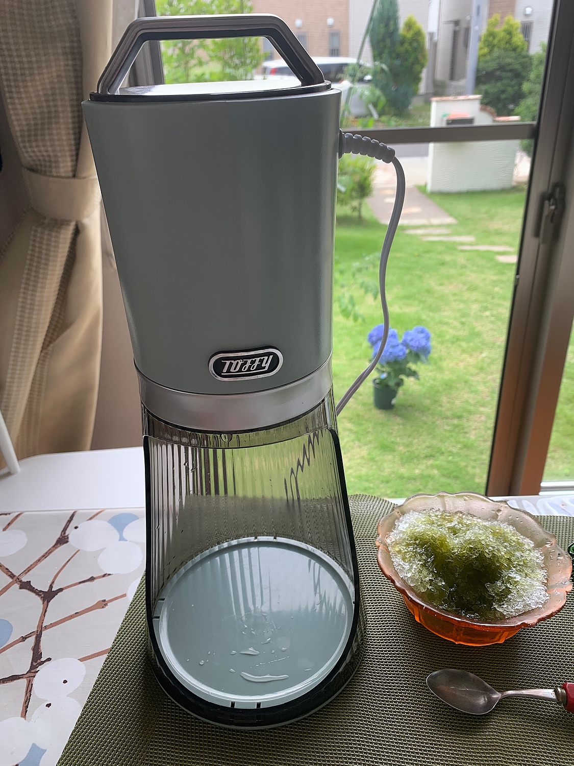 楽天市場 おまけ付き Toffy 電動かき氷器 K Is3 トフィ フワフワと シャリシャリの両方が楽しめる 電動かき氷メーカー ブルー ホワイト ブラック 楽ギフ 包装 Jo あす楽 Shimadaya Home Life 楽天市場店 みんなのレビュー 口コミ