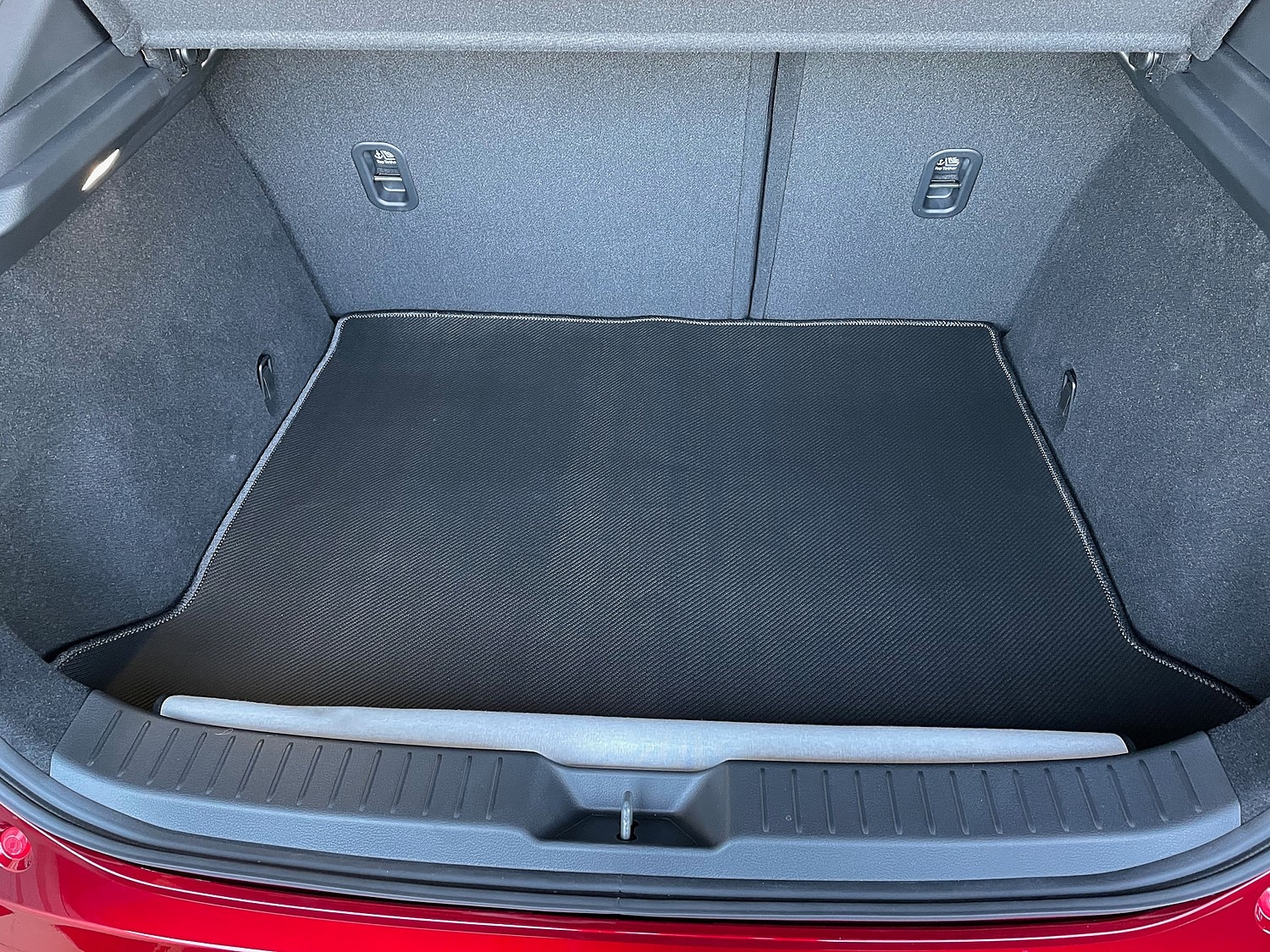 マツダ 新型 CX-30 cx30 DM系 トランクマット ラゲッジマット ◆カーボンファイバー調 リアルラバー HOT CX30 マツダ トランクマット レビュー画像10