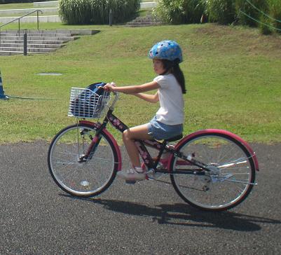 【楽天市場】ジュニア プレゼントに 自転車 シマノ6段変速 LEDオートライト 女の子用自転車 子供用自転車 キッズバイク 24インチ【本州
