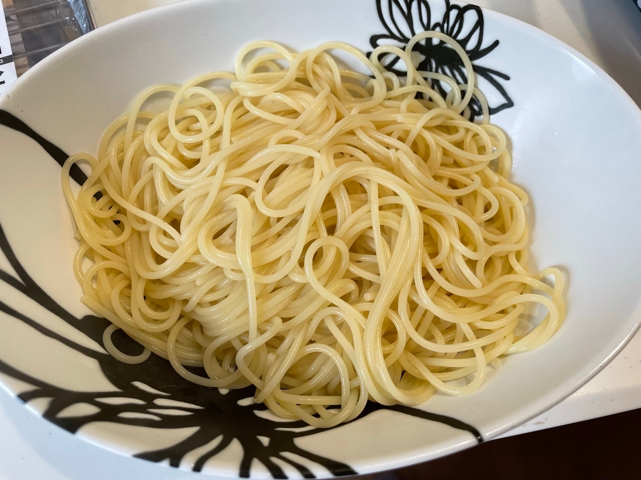 市場 こんにゃく カロリー 2日分 麺 グルコナンマン入り 蒟蒻効果 4カット パスタ 食物繊維1 スパゲッティ 糖質 400g×2袋 1