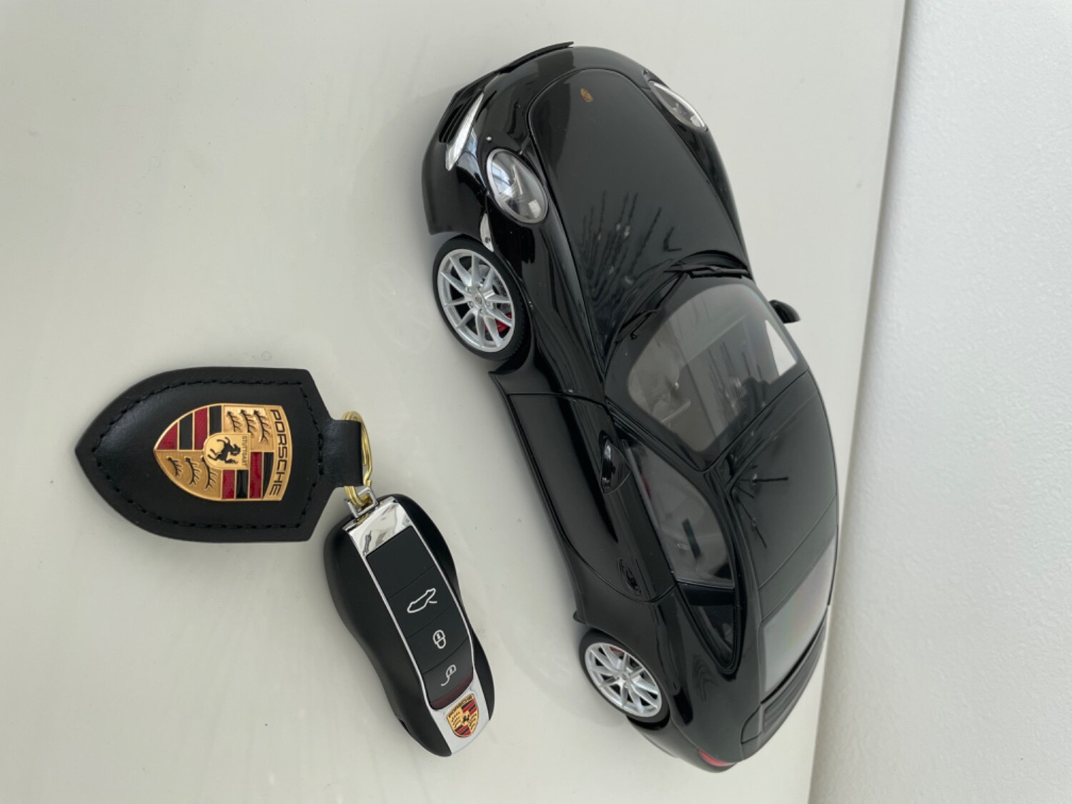 楽天市場】【 ポルシェ 純正 即日発送 】 クレスト レザー 