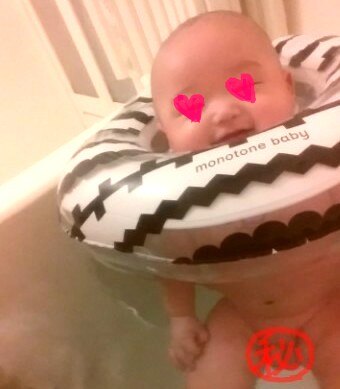 楽天市場 ベビーフロート 赤ちゃん お風呂 浮き輪 2ヶ月 1歳半頃まで モノトーン 赤ちゃん用 インスタグラム Baby Float 首浮き輪 プレスイミング お風呂のおもちゃ 出産祝い My Favorite Swj みんなのレビュー 口コミ