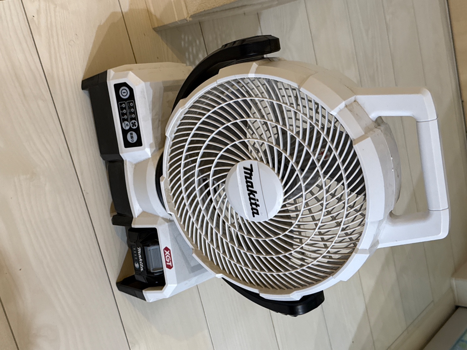 楽天市場】(スーパーSALE特価品あり)充電式ファン 熱中症対策
