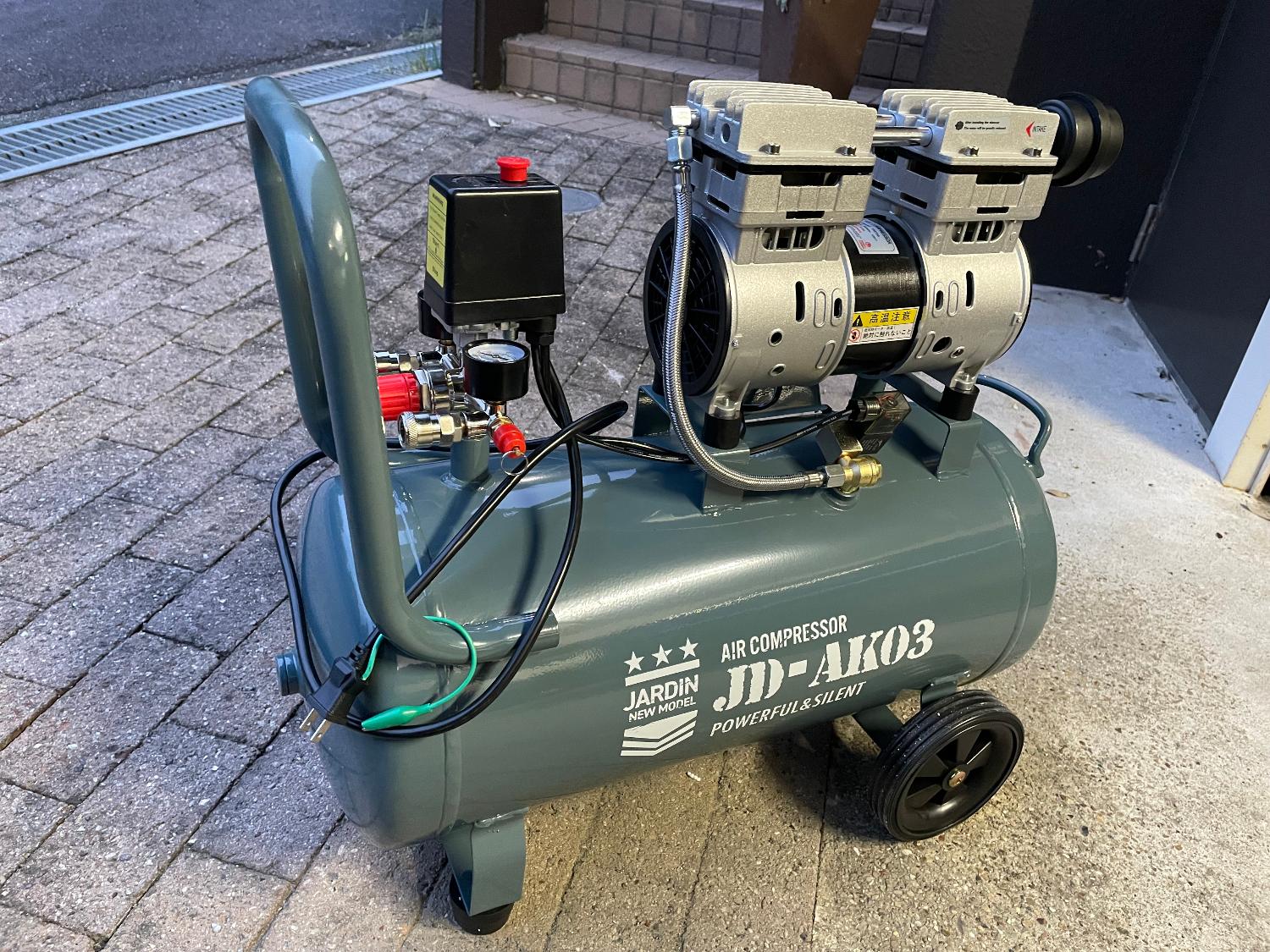 楽天市場】【新カラー登場】 エアーコンプレッサー 吐出口2個 30L 40L 