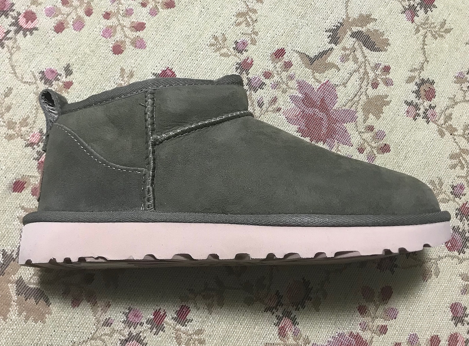 楽天市場】アグ UGG クラシック ウルトラ ミニ ムートンブーツ 