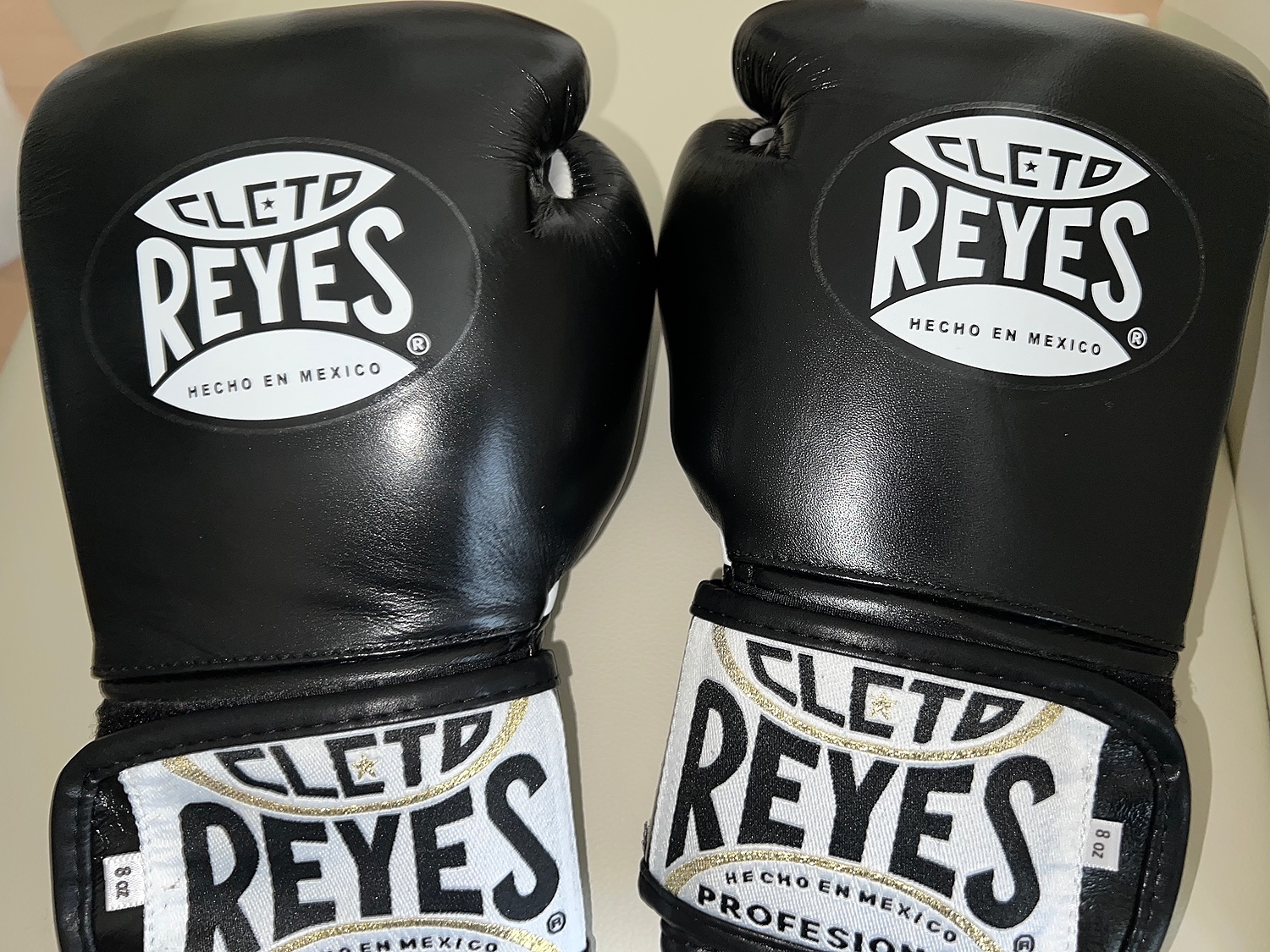 【使用期間3ヶ月】 レイジェス 8オンス REYES】レイジェス トレーニンググローブ 8oz/10oz テープ式