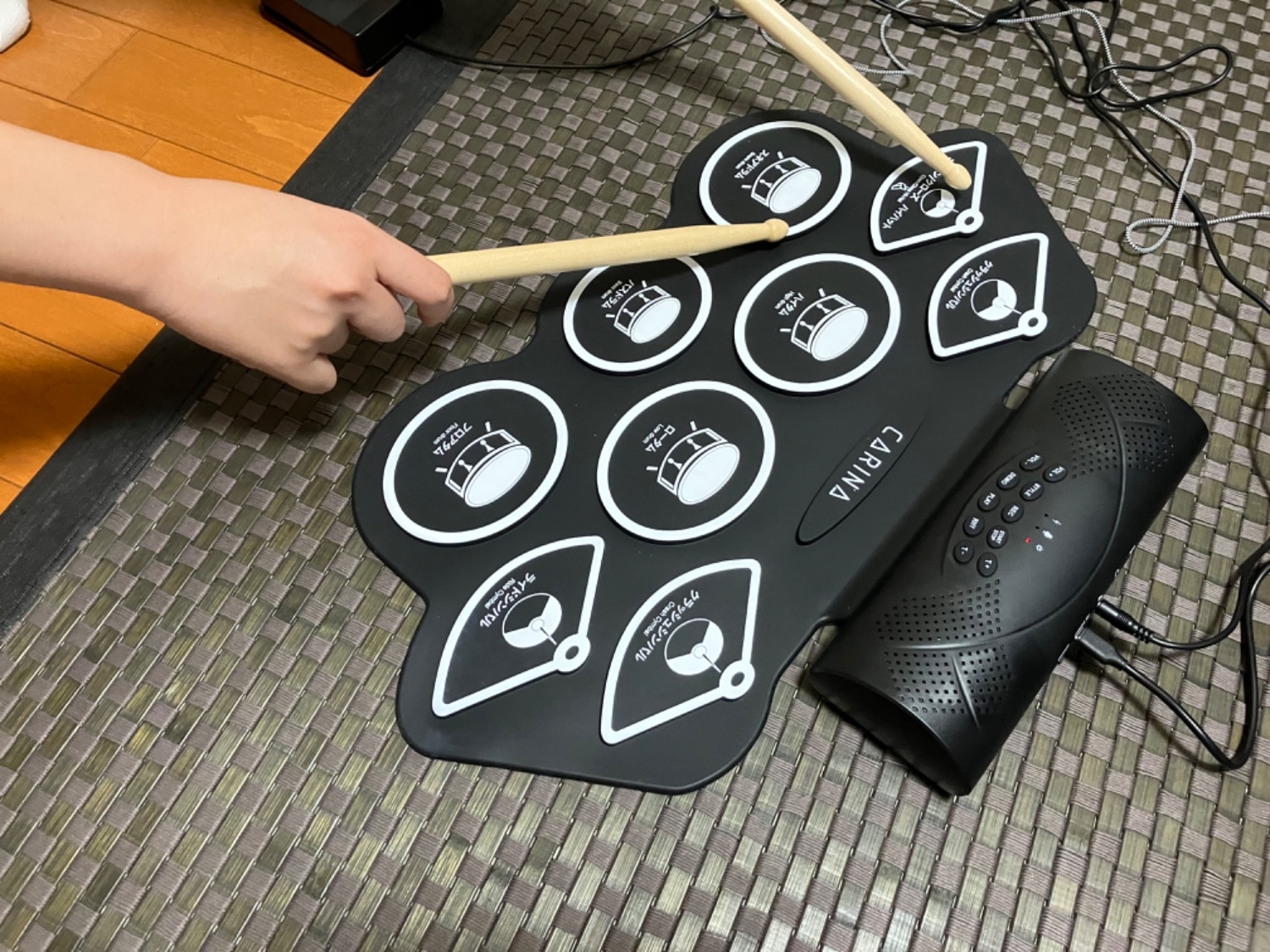 電子ドラム ロールドラム ロールアップドラム MIDI機能付き 充電式 楽器 練習用パッド 9個パッド 12デモ曲 7音 電子ドラム ロールドラム ロールアップドラム レビュー画像8