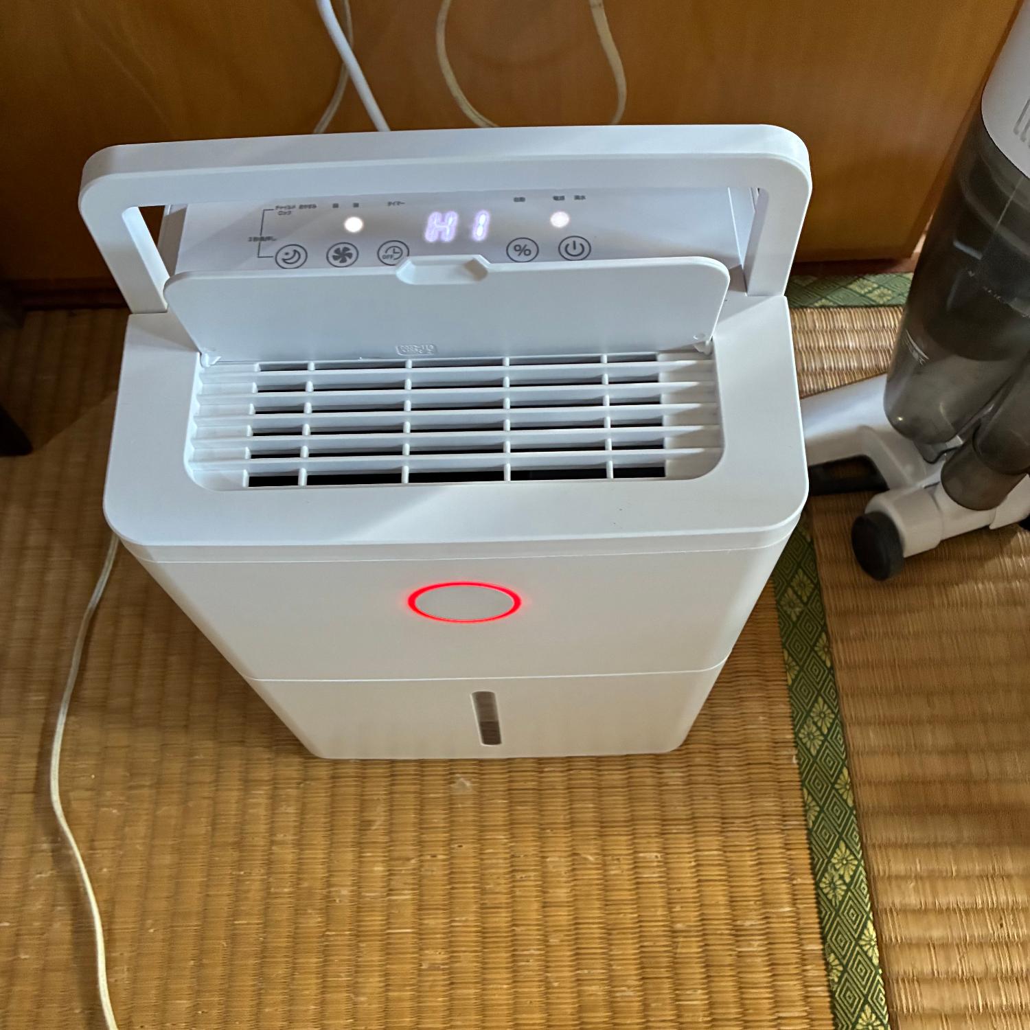[山善] 除湿機 衣類乾燥 除湿器 コンプレッサー式 小型 YDC-J03(W) 楽天市場】除湿機 衣類乾燥除湿機 コンプレッサー式 3.8L/日 除湿目安