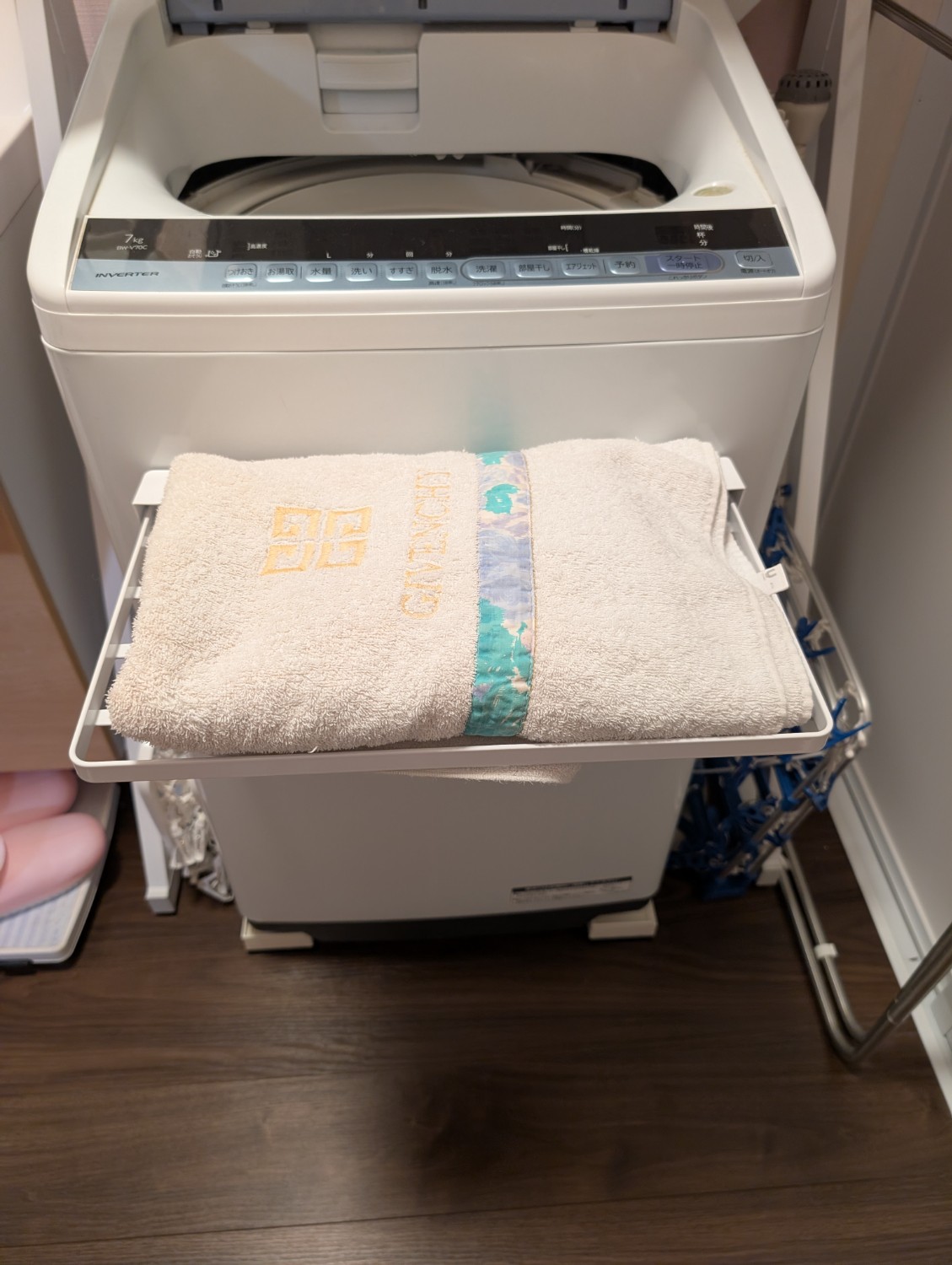 ［ 洗濯機横マグネット折り畳み棚 タワー 1段 ／ 2段 ］山崎実業 tower マグネット 強力 タオル置き 使いやす 山崎実業tower 洗濯機横マグネット棚 折り畳み棚 レビュー画像10