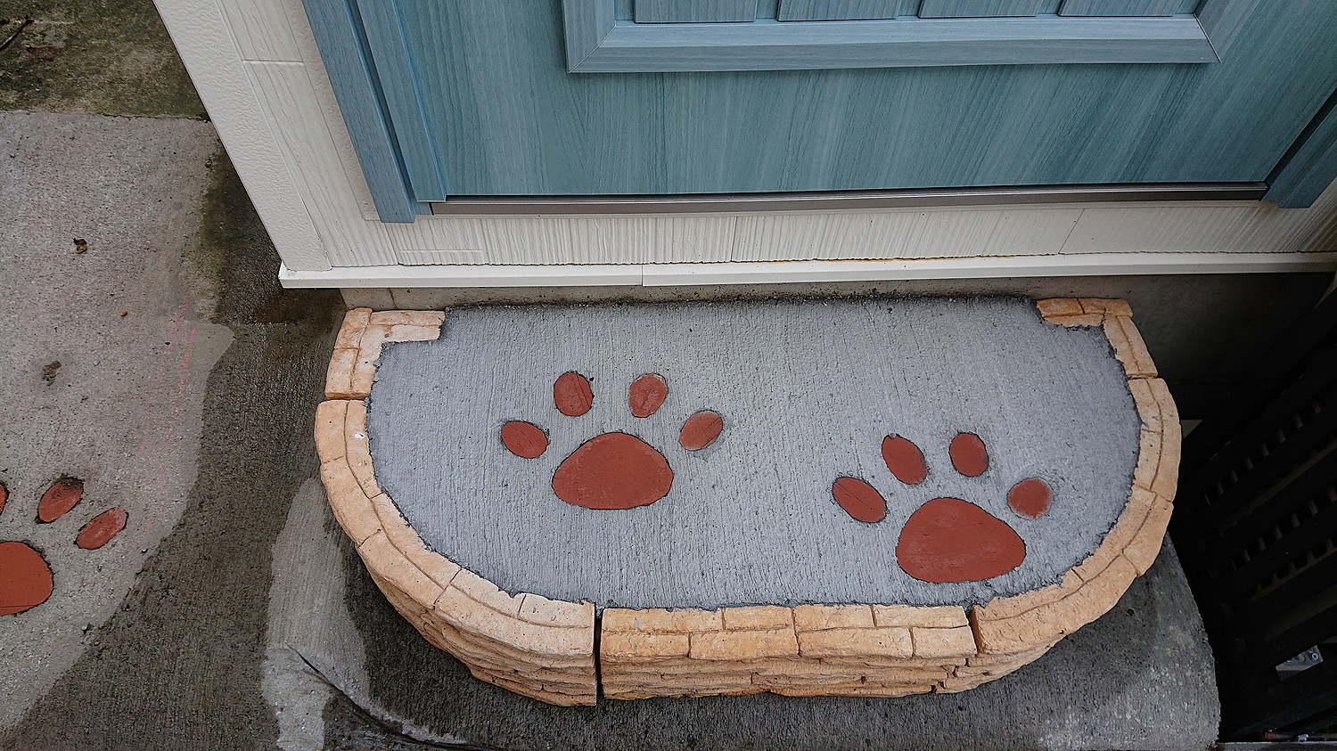 楽天市場 手づくり 足あと完成品サイズ約210 0 30mm 犬 猫 肉球 庭 駐車場 敷きレンガ 埋め込み 飛び石 オーナメント おしゃれ かわいい ガーデニング Diy コンクリート お庭の玉手箱 未購入を含む みんなのレビュー 口コミ