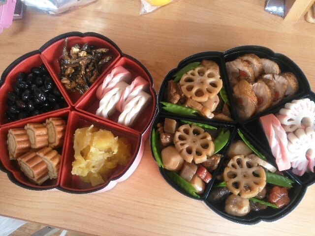 重箱 二段 桜型 7.5寸 23cm 3人用〜4人用 仕切り付き 2600ml 1300ml x 2段 2段重 二段重  桜型重箱 初桜 重箱レビュー レビュー画像9