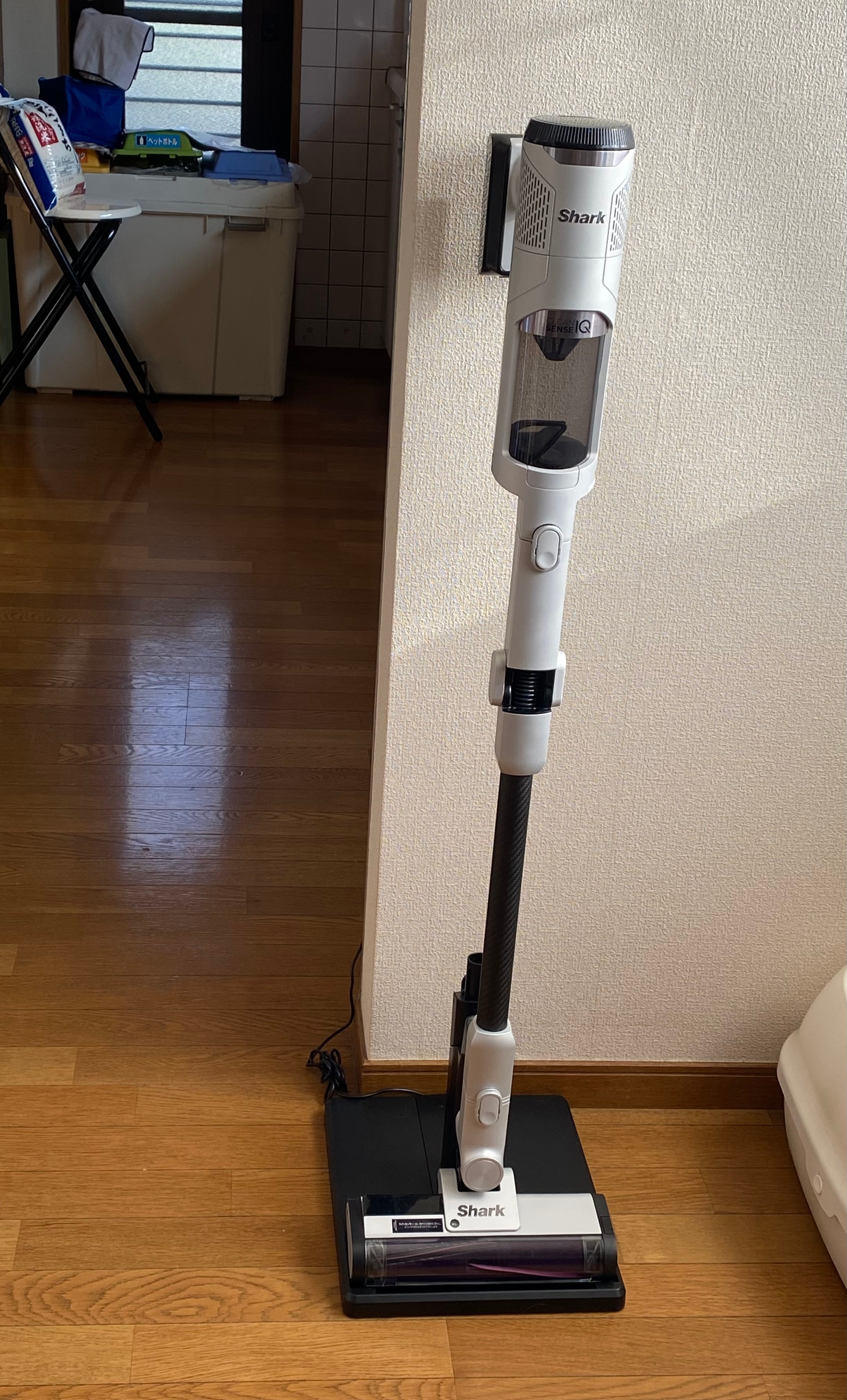 Shark CleanSense iQ コードレススティック IW2241J シャーク 掃除機