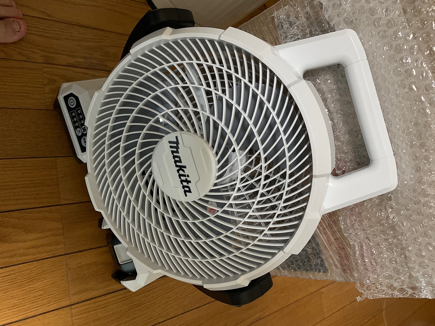 楽天市場】マキタ 18V/14.4V充電式ファン CF203DZW(白)☆本体 楽天市場】マキタ 18V/14.4V充電式ファン CF203DZW(白)☆本体
