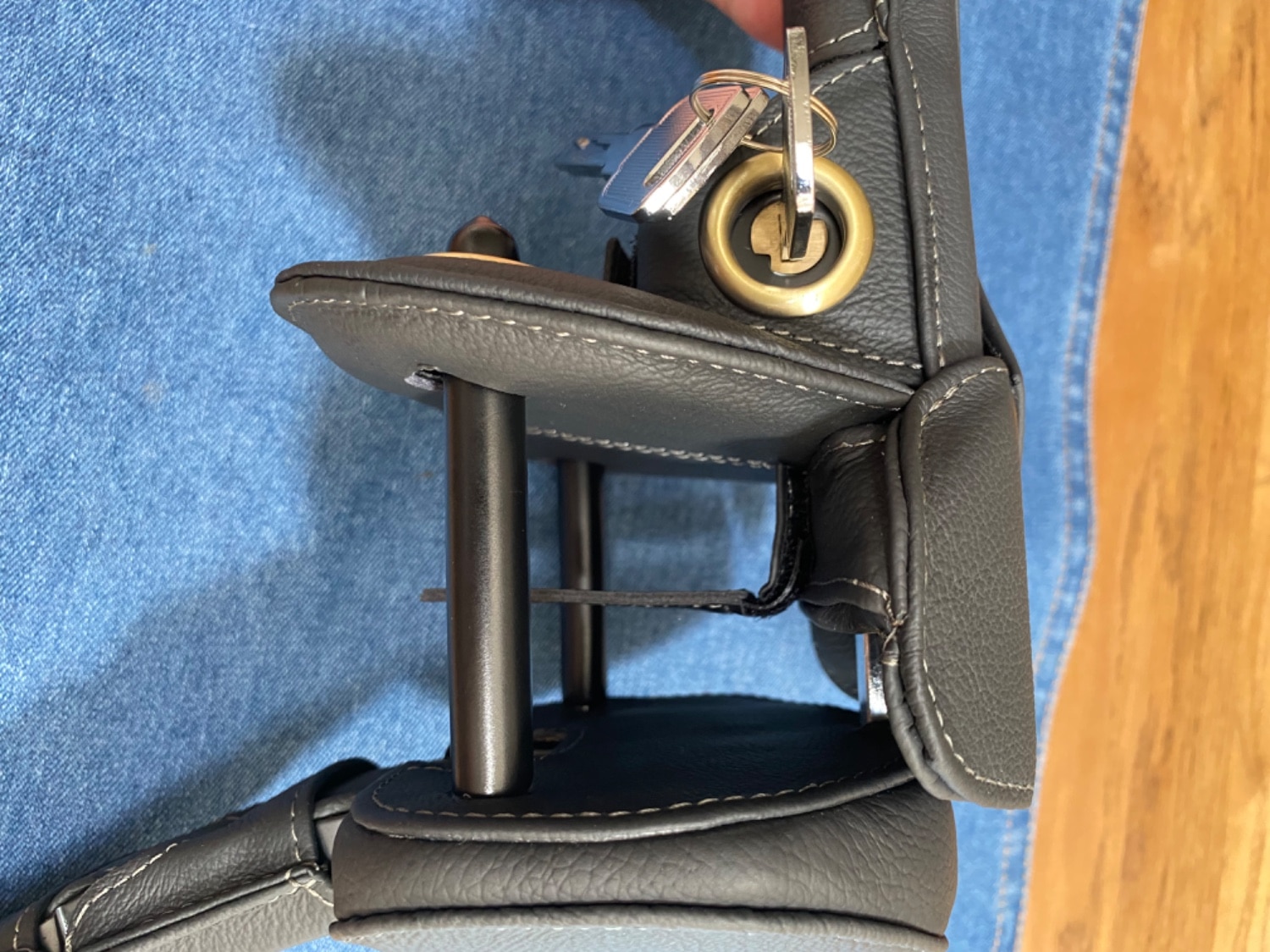 トムスステアリングロック ハンドルロック 盗難防止 レビュー画像4