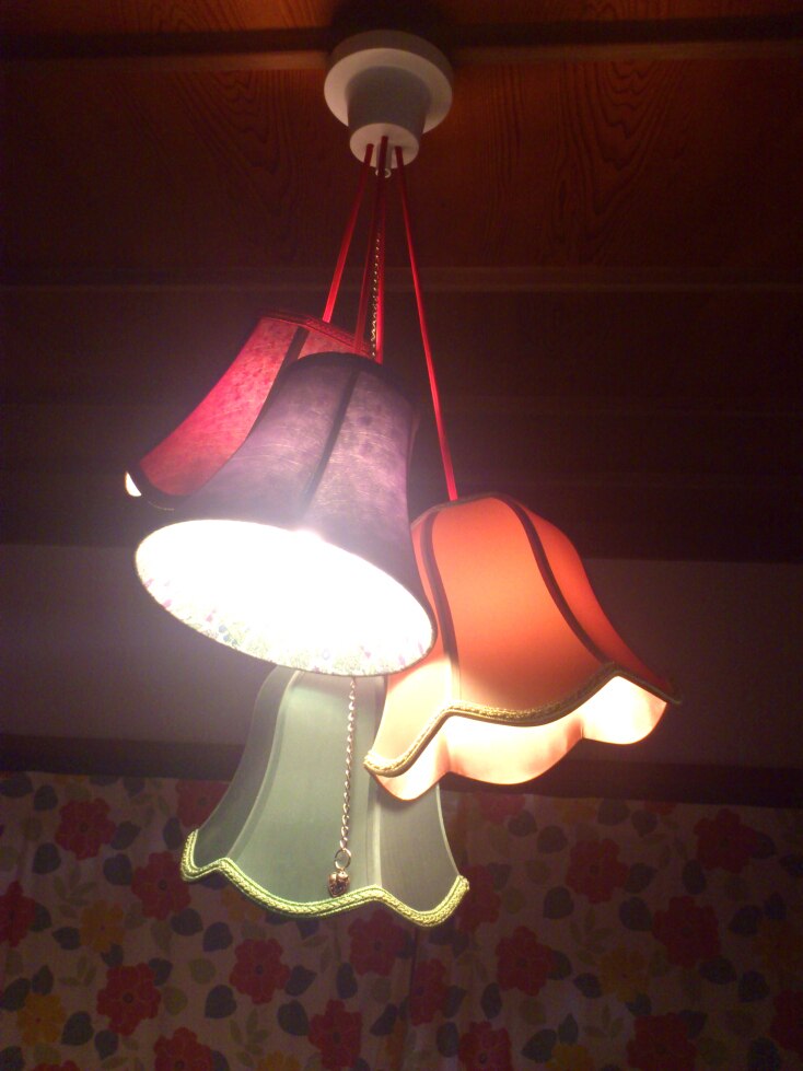 KARE デザインのサルーン9フラワーペンダントライト