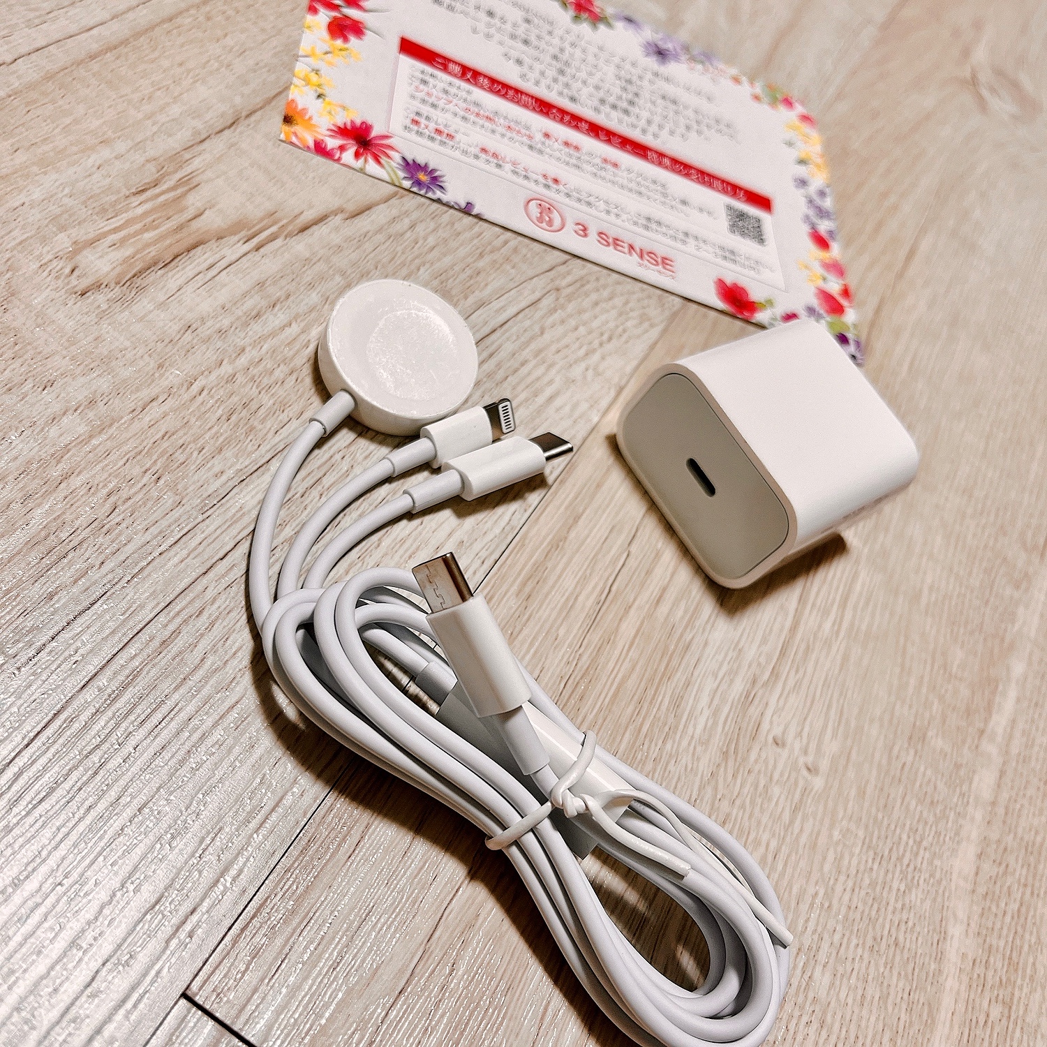 【アダプターセット】【楽天1位】 3in1 apple watch 充電器 applewatch充電器 ワイヤレス充電器 series7対応  アップルウォッチ充電器 Applewatch 充電器 マグネット式充電ケーブル iphone充電器 磁気充電器 Apple Watch 充電ケーブル  3in1 1M 1234567SE対応 ...