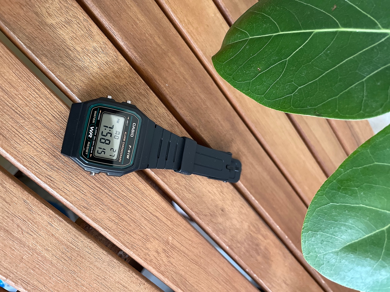 Casio F91W-1 Digital Watch 7 Year Battery Blue Black Microlight Classic New  79767949082