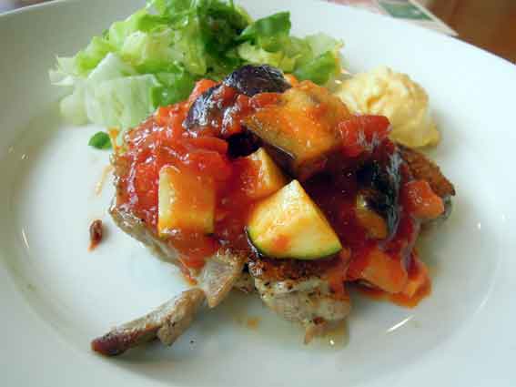 COCO'Sの「チキングリル夏野菜トマトソース」-2♪