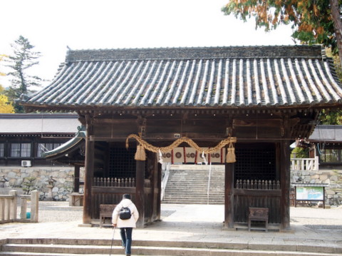 吉備津彦神社・隋神門