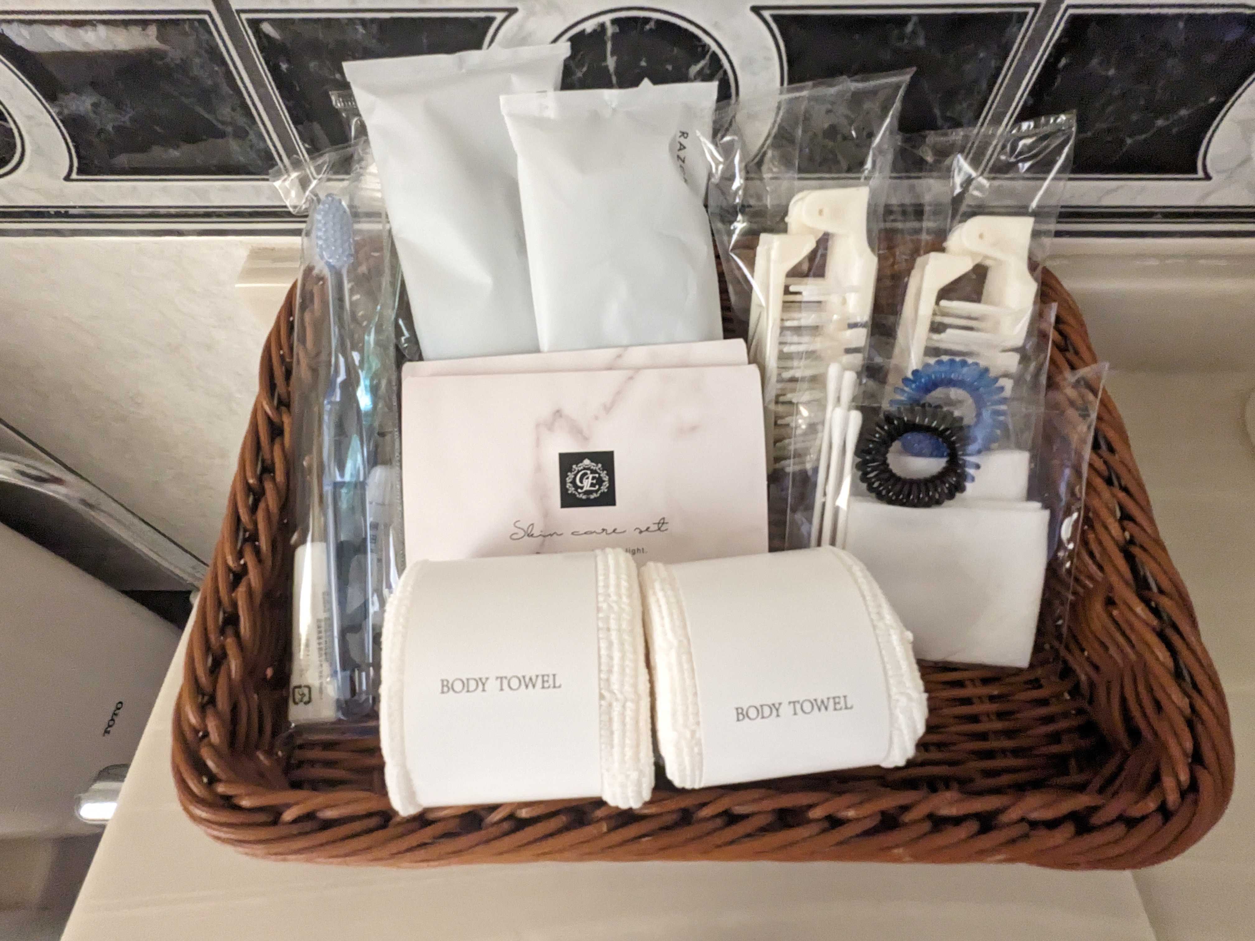 オクマプライベートビーチ＆リゾートのパームコテージの室内 アメニティ