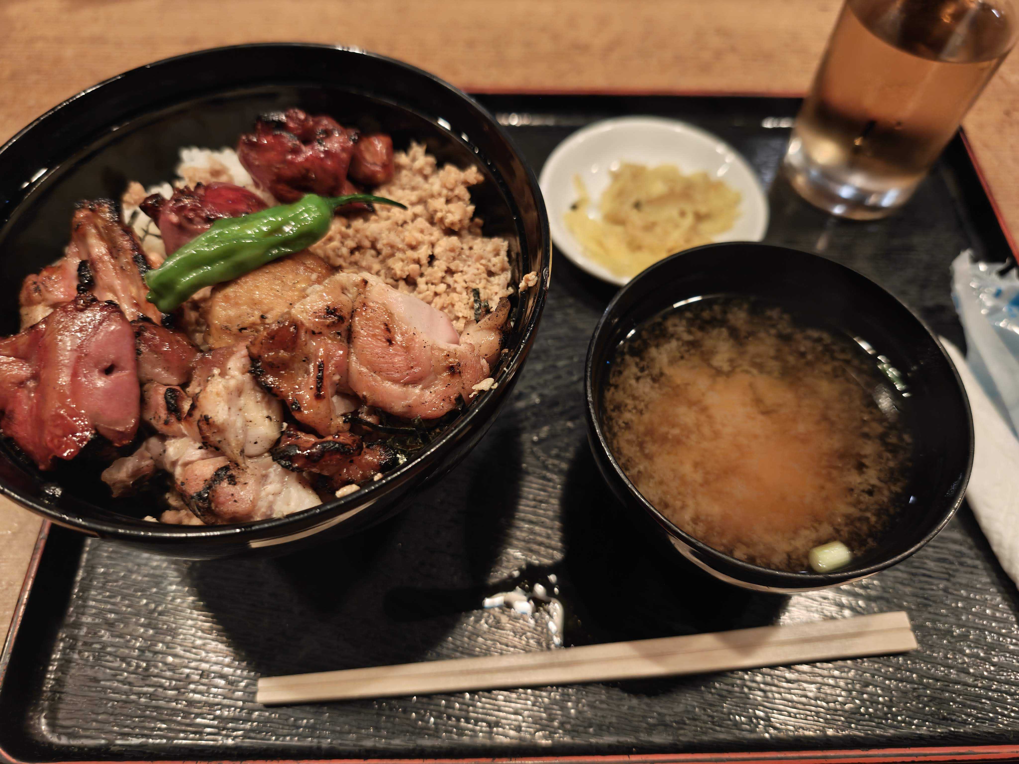 虎ノ門・霞ヶ関　鳥与志　一人ランチ　焼き鳥丼