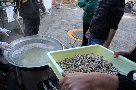 季邦自治会の「手打ちそば」-3♪
