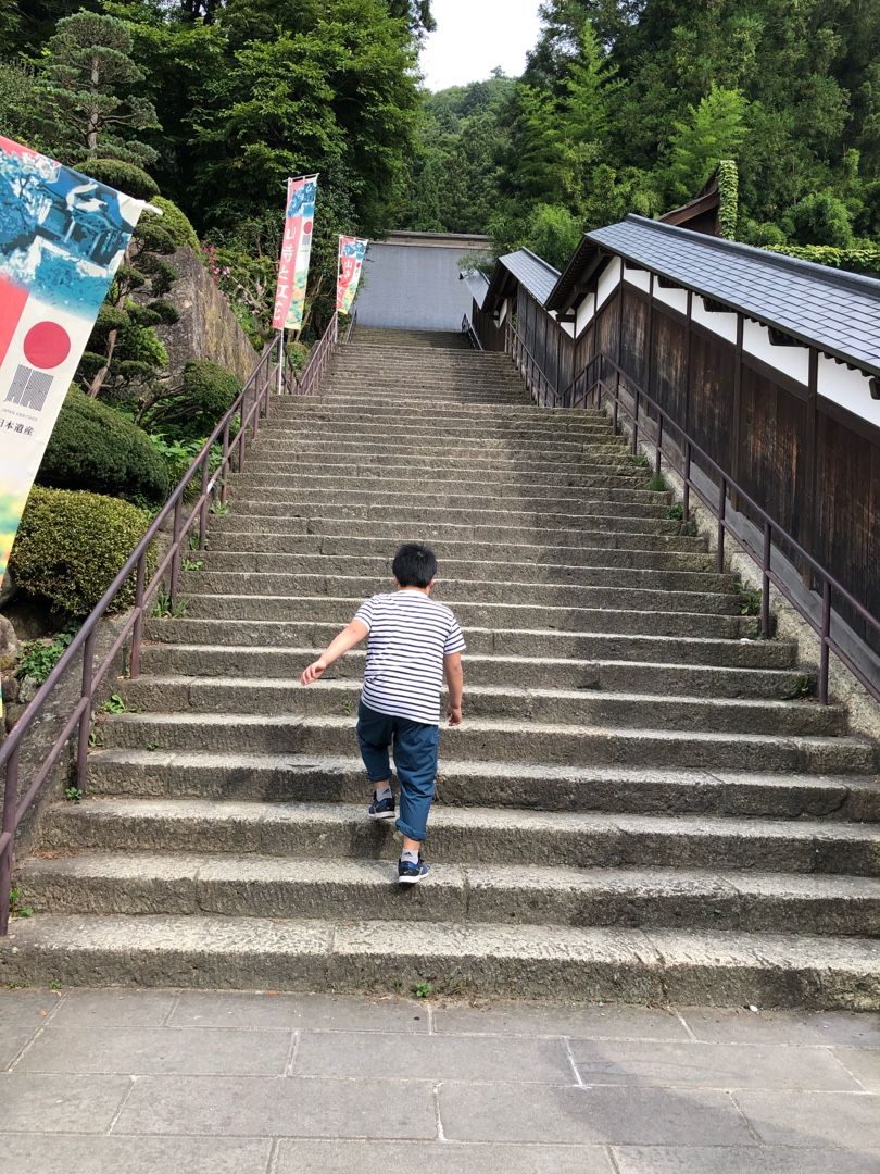 山形市の山寺こと宝珠山立石寺で1015段階段ダッシュ ニッポンのオッさんがいろいろ運動やってみたことのご報告 楽天ブログ