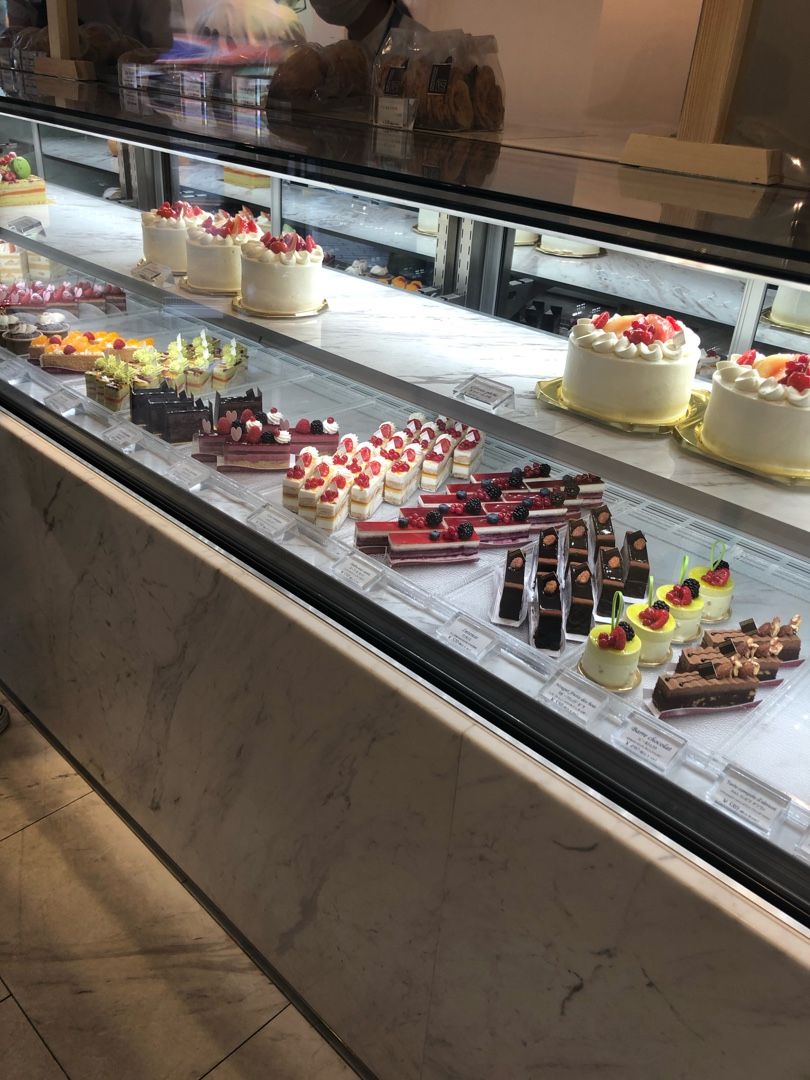 憧れのアテスウェイでピスタチオのケーキ バツイチ独身アラフィフの気ままな 倹約食生活 楽天ブログ