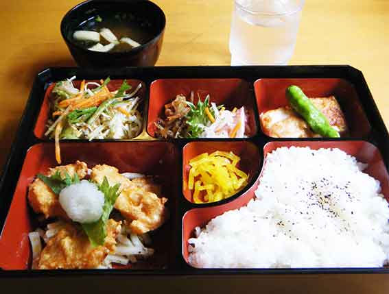 アメリカンステーションの「おろしから揚げ」-1♪