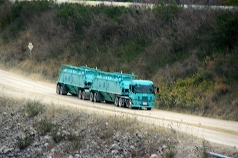 72.専用道路を宇部から帰ってきたダブルトレーラー