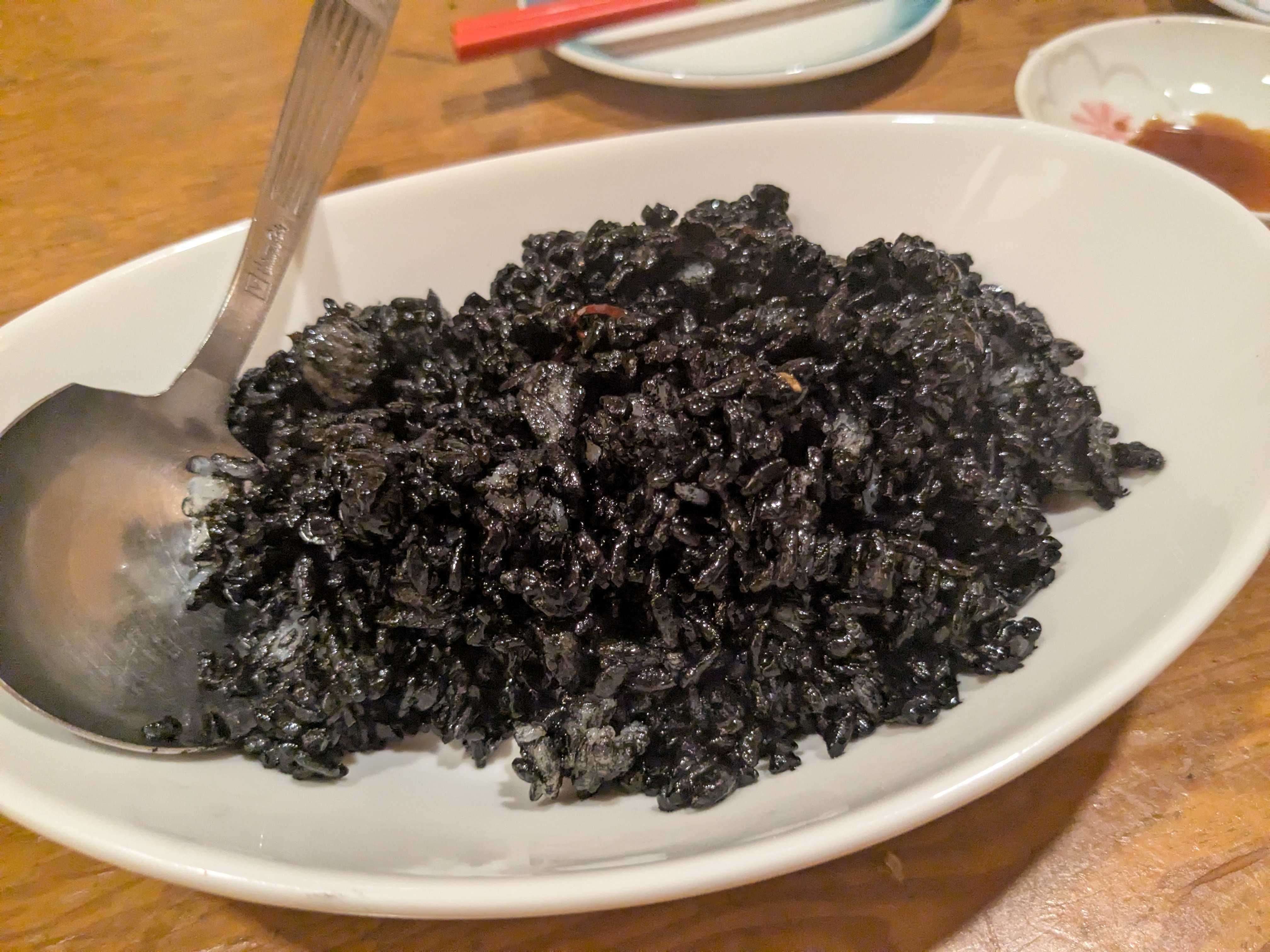 石垣島　子連れディナー　居酒屋かぁらや　イカ墨チャーハン