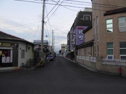 1304駅前通り.JPG