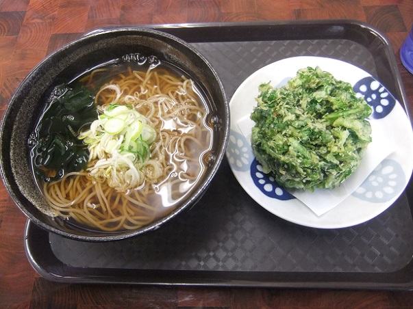 かしわや武蔵小杉店の春菊天そば１