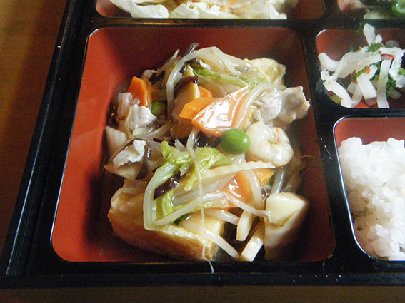 アメリカンステーションの「揚げ豆腐の野菜あんかけ」-2♪