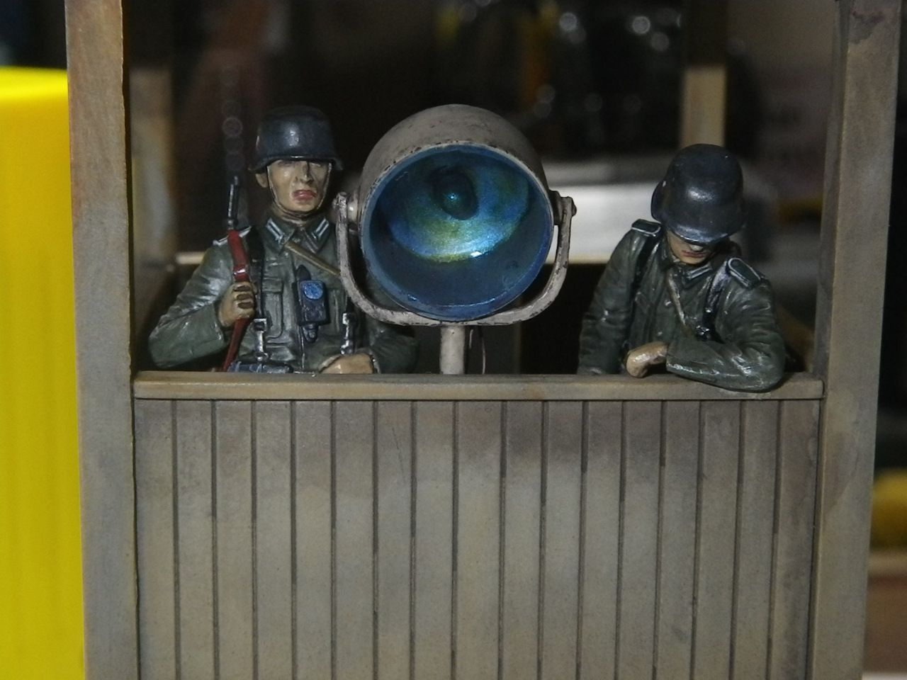 マスターボックス 1/35 ドイツ軍収容所監視塔 警備兵フィギュア4体 ベース付 マスターボックス 1/35 独・サーチライト監視塔・警備兵4体 出品