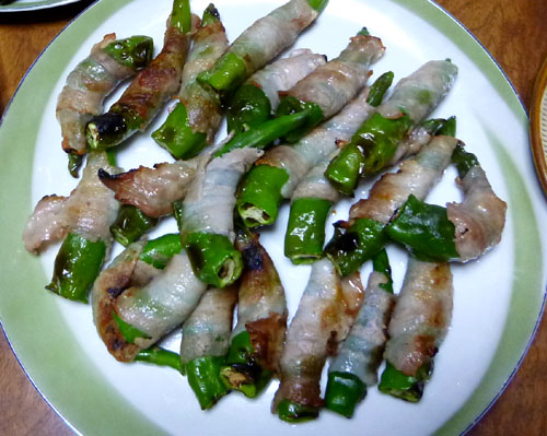 万願寺トウガラシの豚バラ肉巻き焼き.jpg