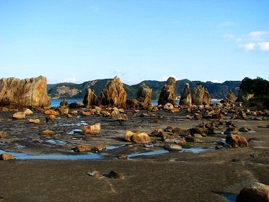 串本橋杭岩